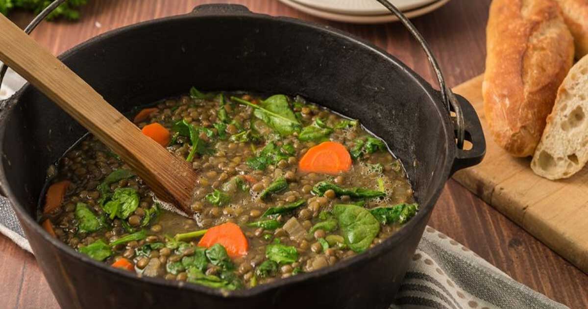Soupe aux lentilles végétalienne