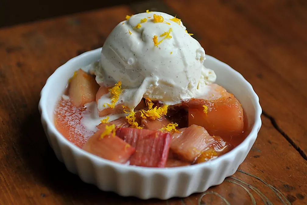 Rhubarbe au thé Earl Grey, cardamome et zeste d'orange
