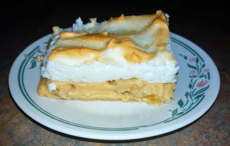 Gâteau à la rhubarbe et meringue