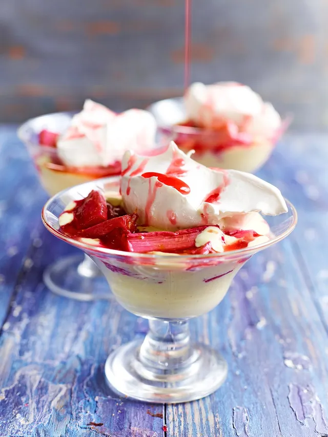 Île flottante à la rhubarbe