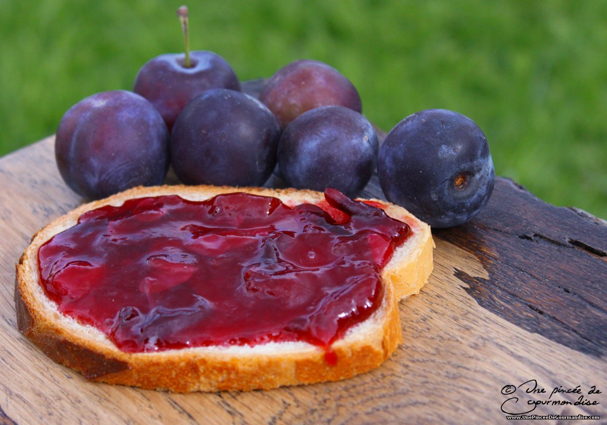 Confitures aux prunes, aux fraises ou aux framboises