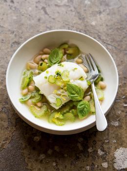 Poisson au céleri braisé et haricots blancs au citron