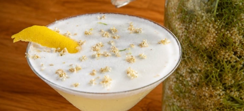 Vodka aigre à la fleur de sureau